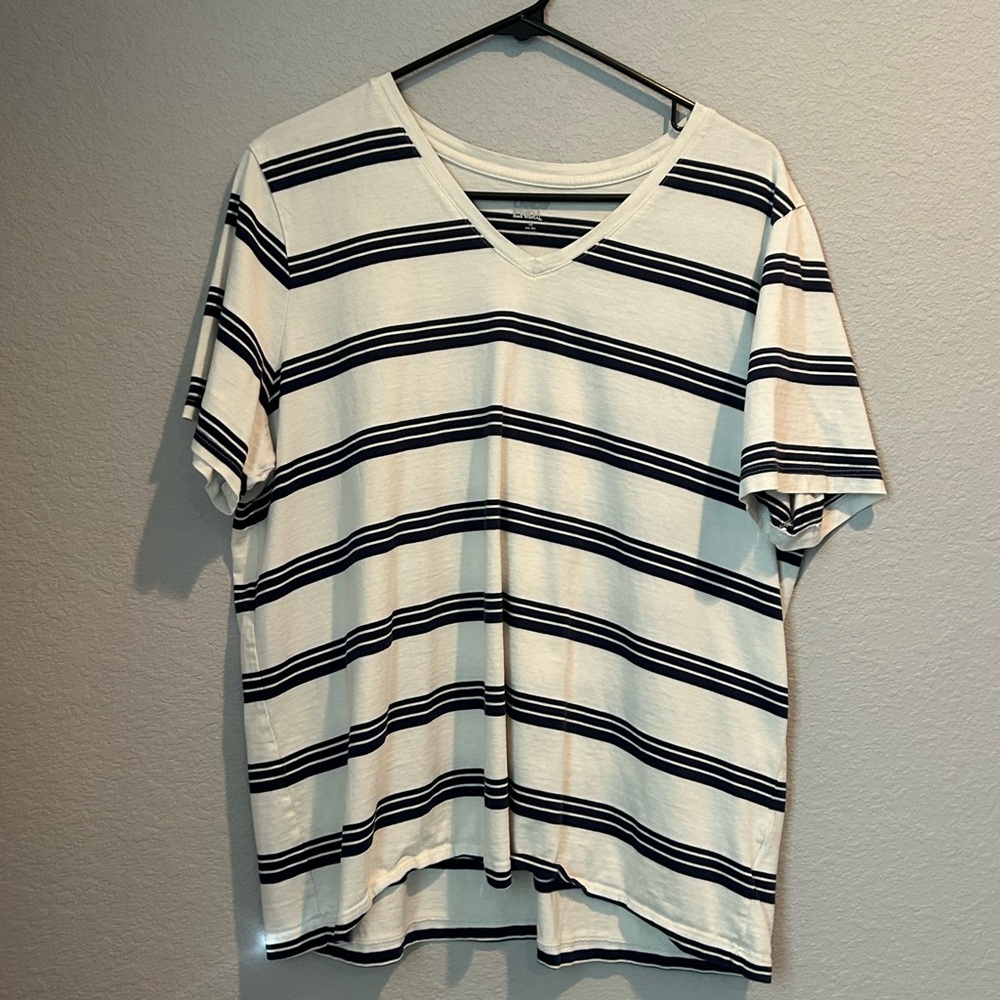 Lands End Women’s 1X V-Neck White and Navy Blue striped shirt